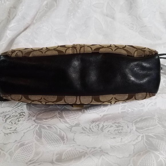 Coach Legacy Signature Khaki purse - Picture 12 of 16